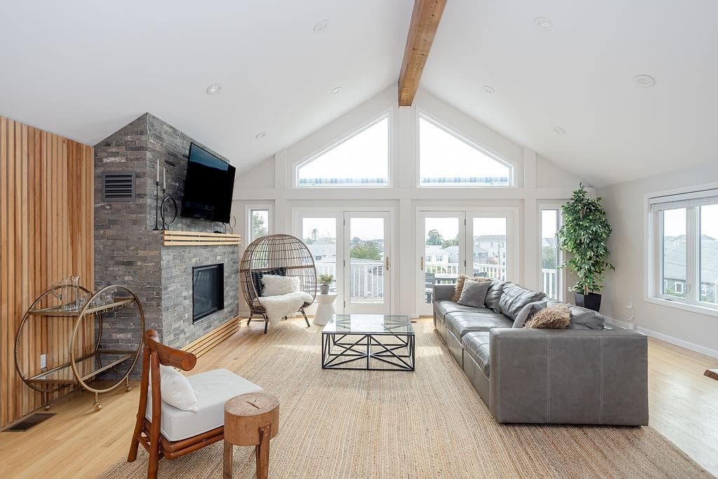 Single Family Residence at 16 Larch Avenue, Narragansett, photo 6 of 48