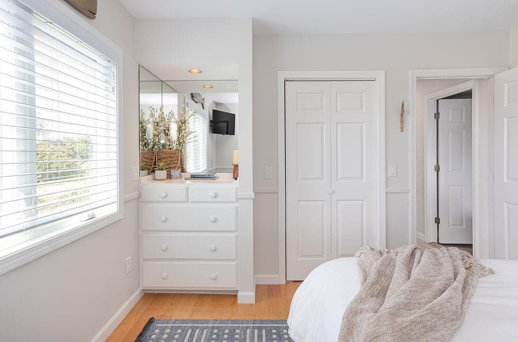 Single Family Residence at 16 Larch Avenue, Narragansett, photo 26 of 48