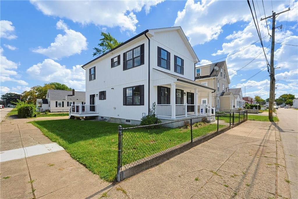 Single Family Residence at 38 Ashburne Street, Pawtucket, photo 4 of 43
