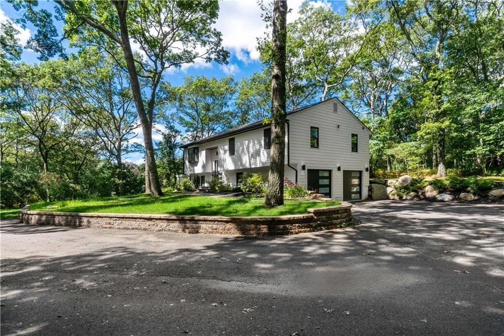 Single Family Residence at 433 Gravelly Hill Road, South Kingstown, photo 3 of 34