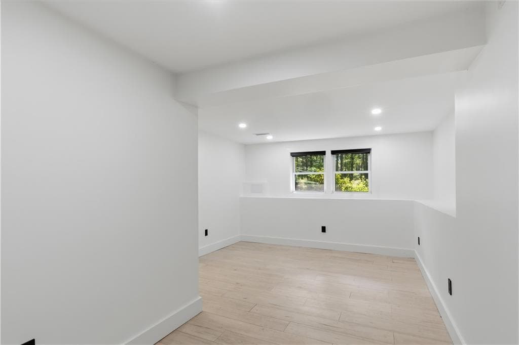 Single Family Residence at 433 Gravelly Hill Road, South Kingstown, photo 25 of 34