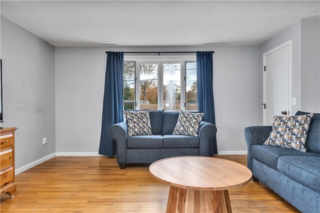 Single Family Residence at 89 Spice Bush Trail, Narragansett, photo 10 of 29