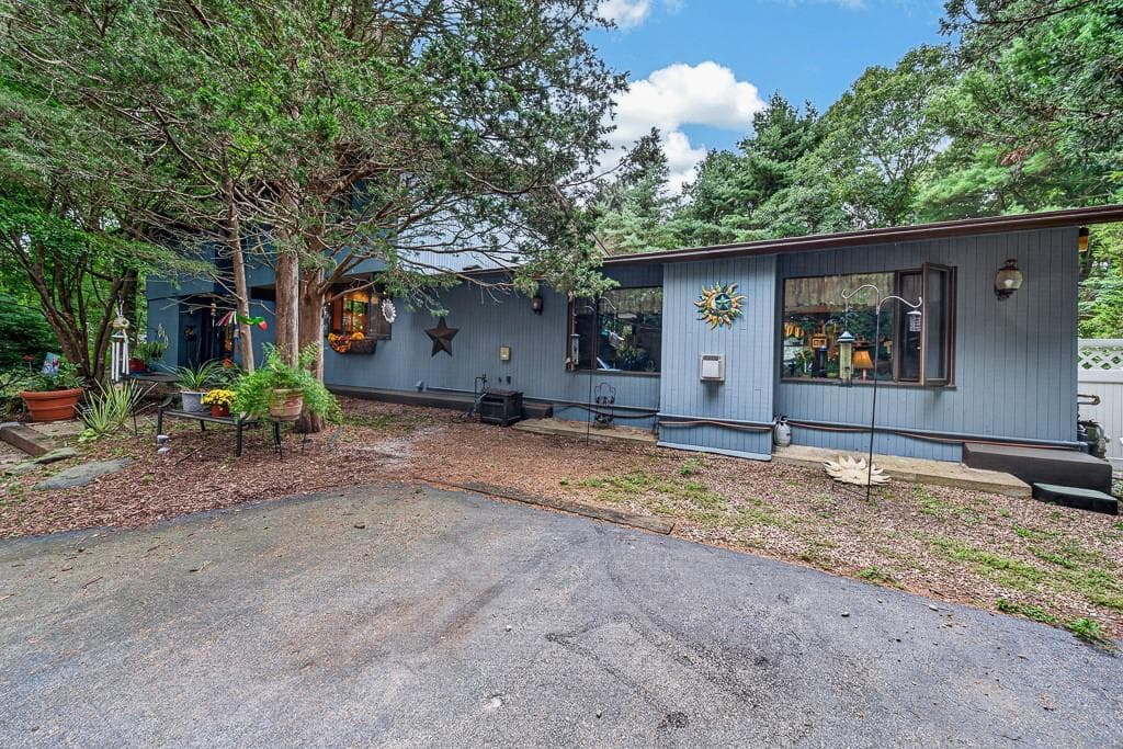 42 Seabreeze Drive