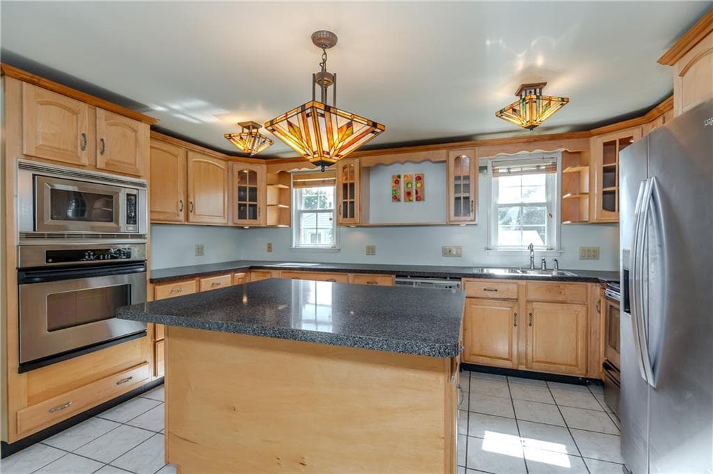 Single Family Residence at 6 Restwood Road, Cranston, photo 11 of 42