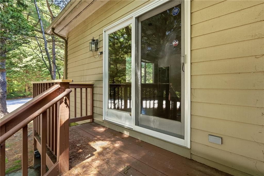Condominium at 170 Pine Glen Drive, East Greenwich, photo 37 of 40
