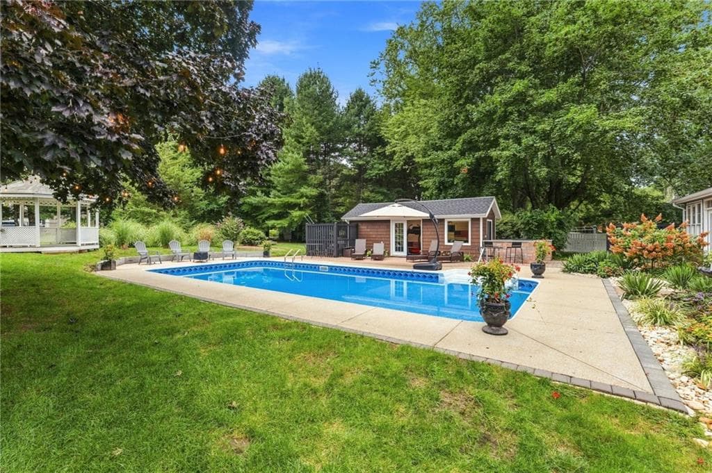 Single Family Residence at 1142 Frenchtown Road, East Greenwich, photo 12 of 50