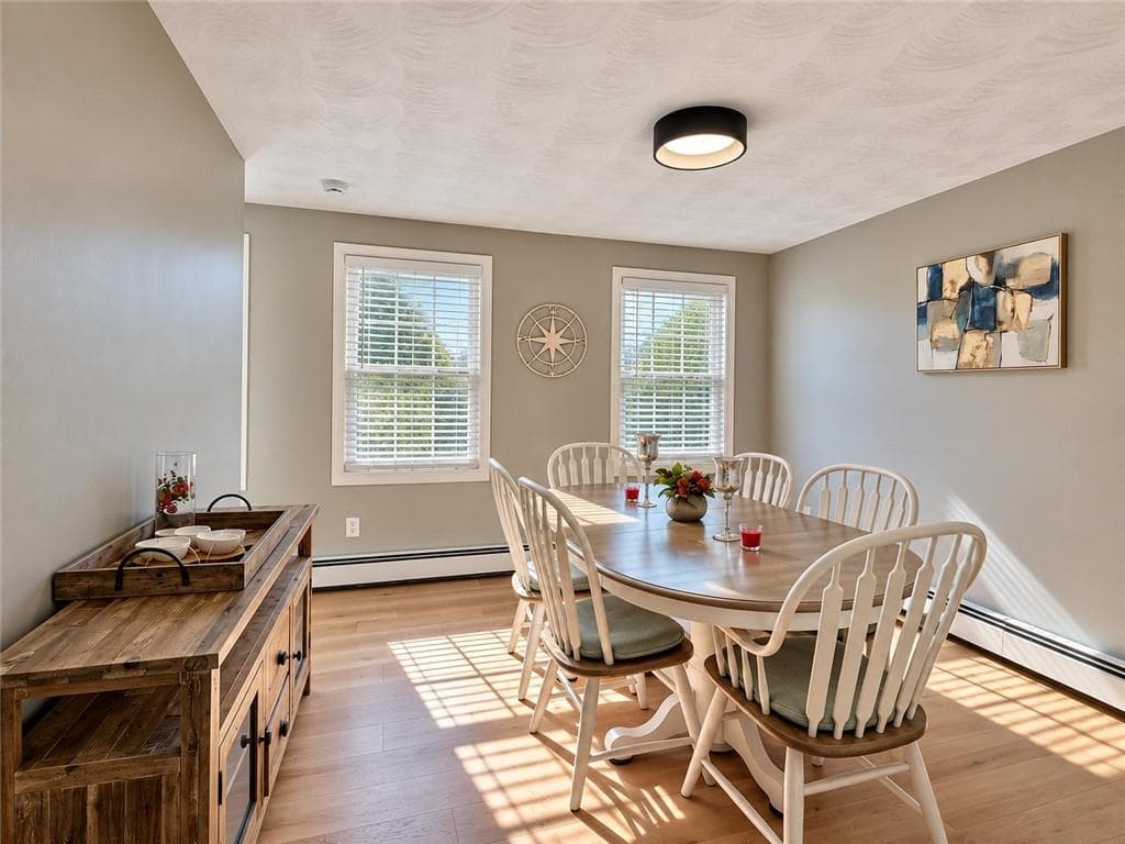 Single Family Residence at 4 Cooke Place, Warwick, photo 12 of 37