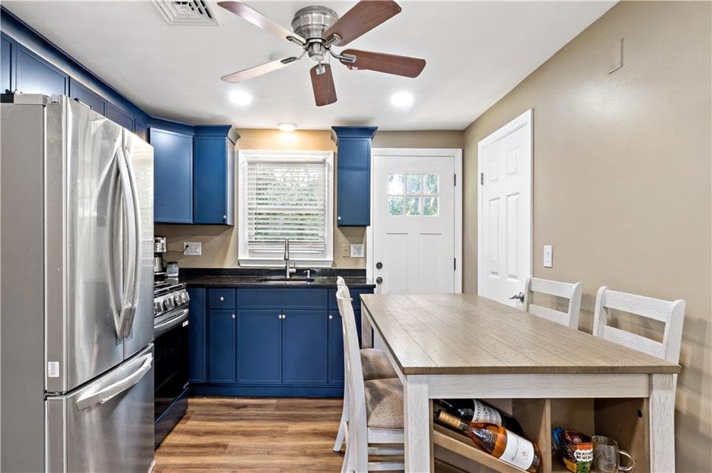 Condominium at 201 Reservoir Avenue, Lincoln, photo 4 of 18