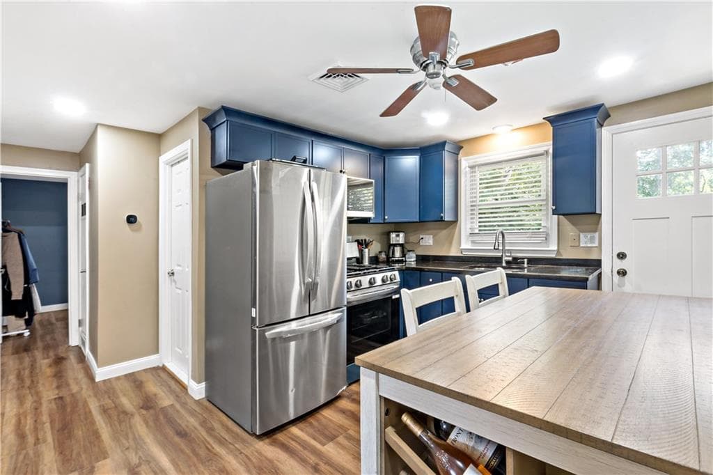 Condominium at 201 Reservoir Avenue, Lincoln, photo 8 of 18