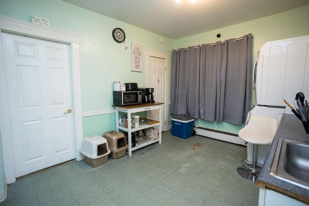 Multi Family at 29 Hamlet Avenue, Woonsocket, photo 23 of 48