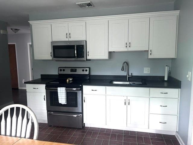 Single Family Residence at 26 Fort Ninigret Road, Charlestown, photo 9 of 27