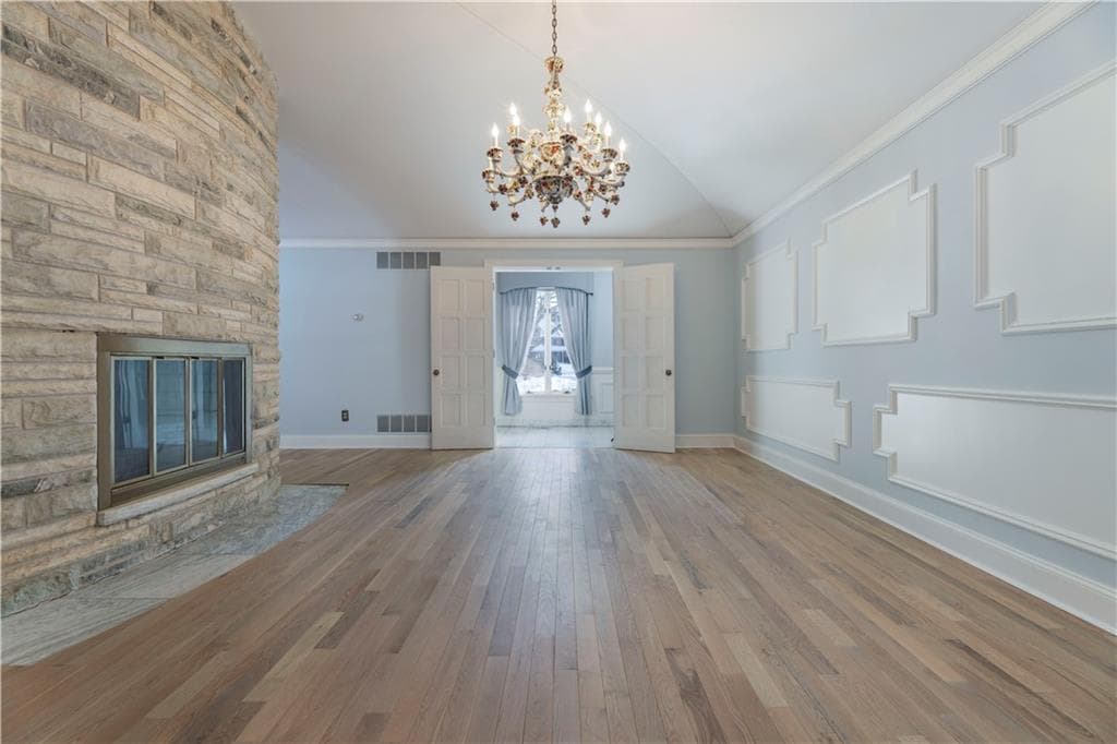 Single Family Residence at 136 White Birch Circle, Scituate, photo 7 of 35