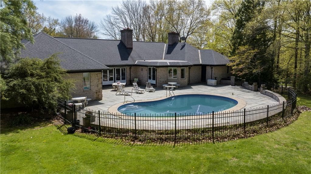 Single Family Residence at 136 White Birch Circle, Scituate, photo 32 of 35
