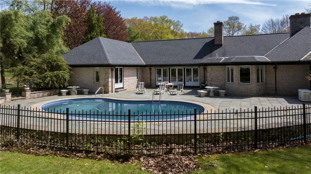 Single Family Residence at 136 White Birch Circle, Scituate, photo 31 of 35