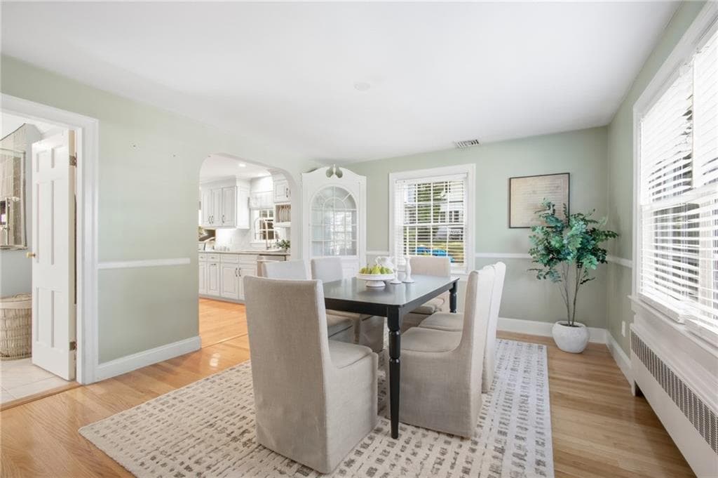 Single Family Residence at 139 Woodstock Lane, Cranston, photo 16 of 30