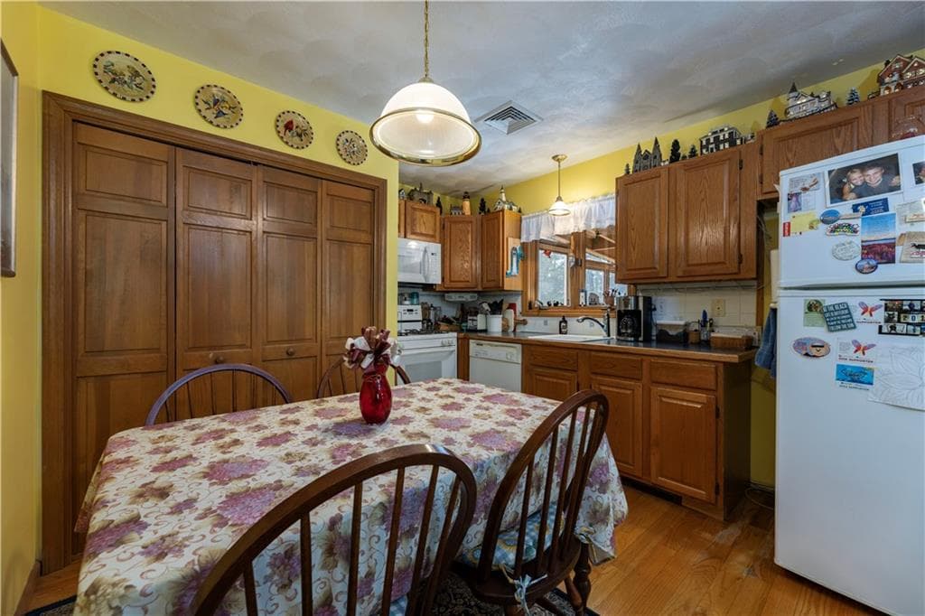 Single Family Residence at 8 Robin Drive, North Kingstown, photo 46 of 50