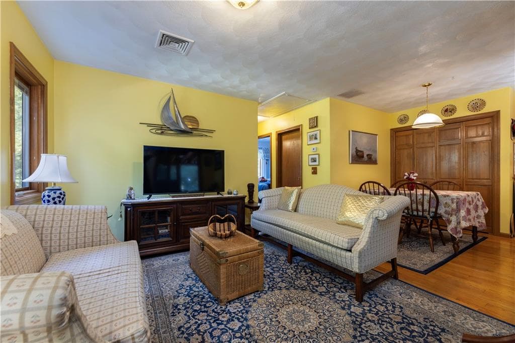 Single Family Residence at 8 Robin Drive, North Kingstown, photo 45 of 50