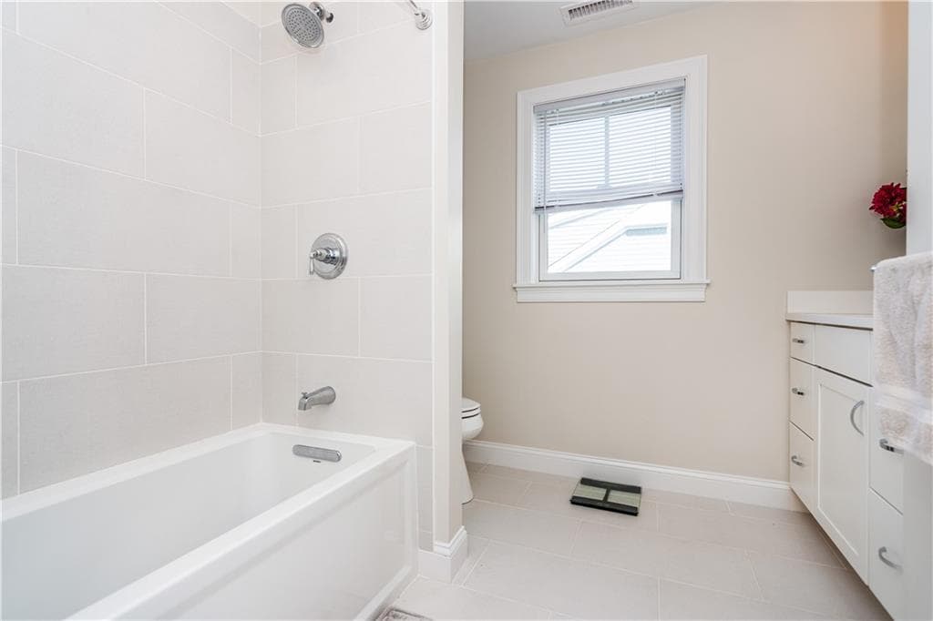 Condominium at 46 Travelers Court UNIT 33, East Greenwich, photo 41 of 49
