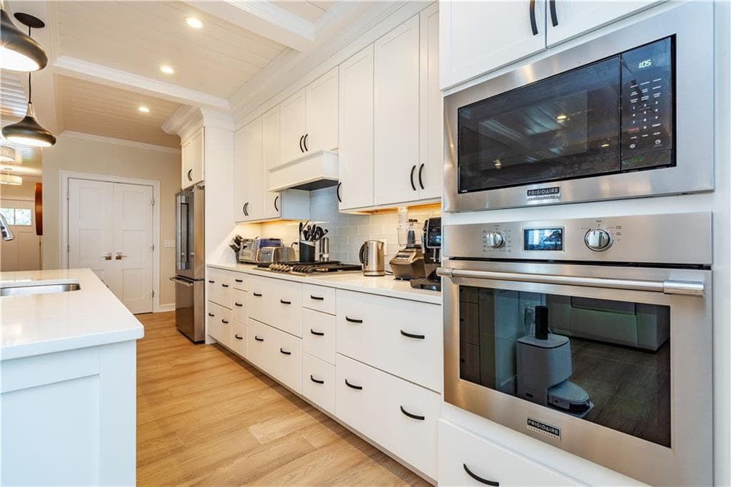 Condominium at 46 Travelers Court UNIT 33, East Greenwich, photo 18 of 49