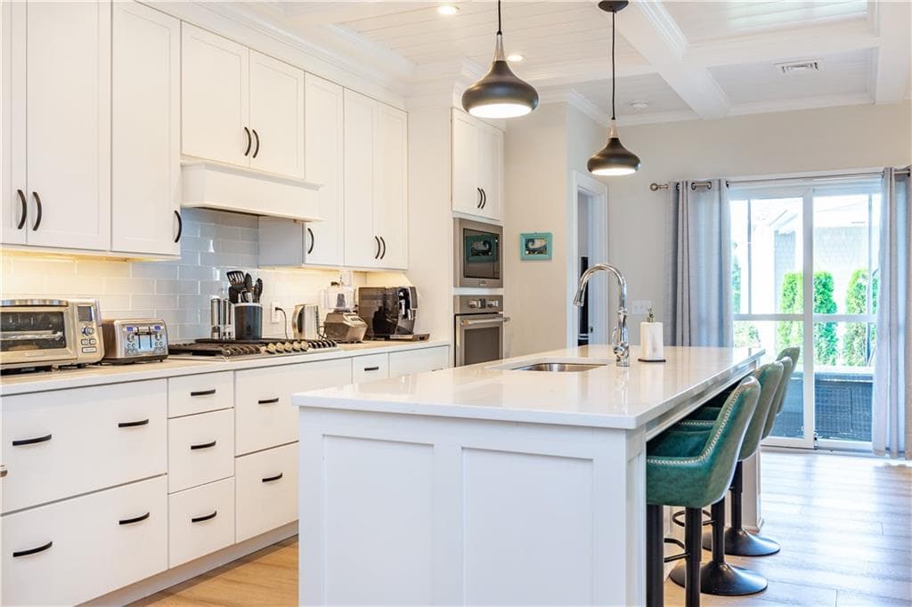 Condominium at 46 Travelers Court UNIT 33, East Greenwich, photo 15 of 49