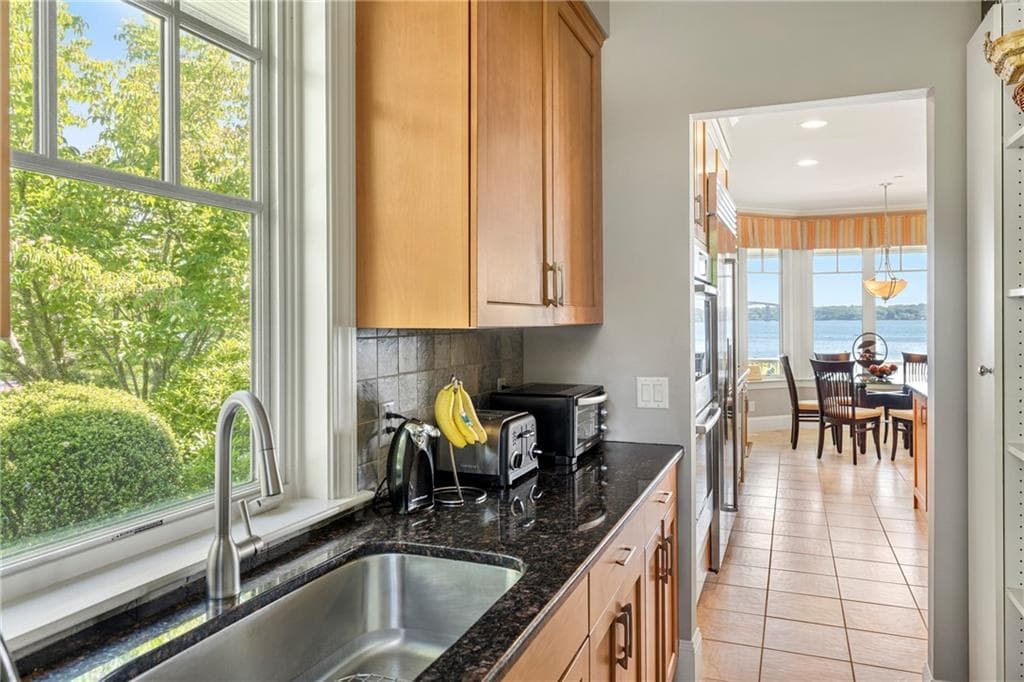 Single Family Residence at 81 Quarry Road, North Kingstown, photo 11 of 50