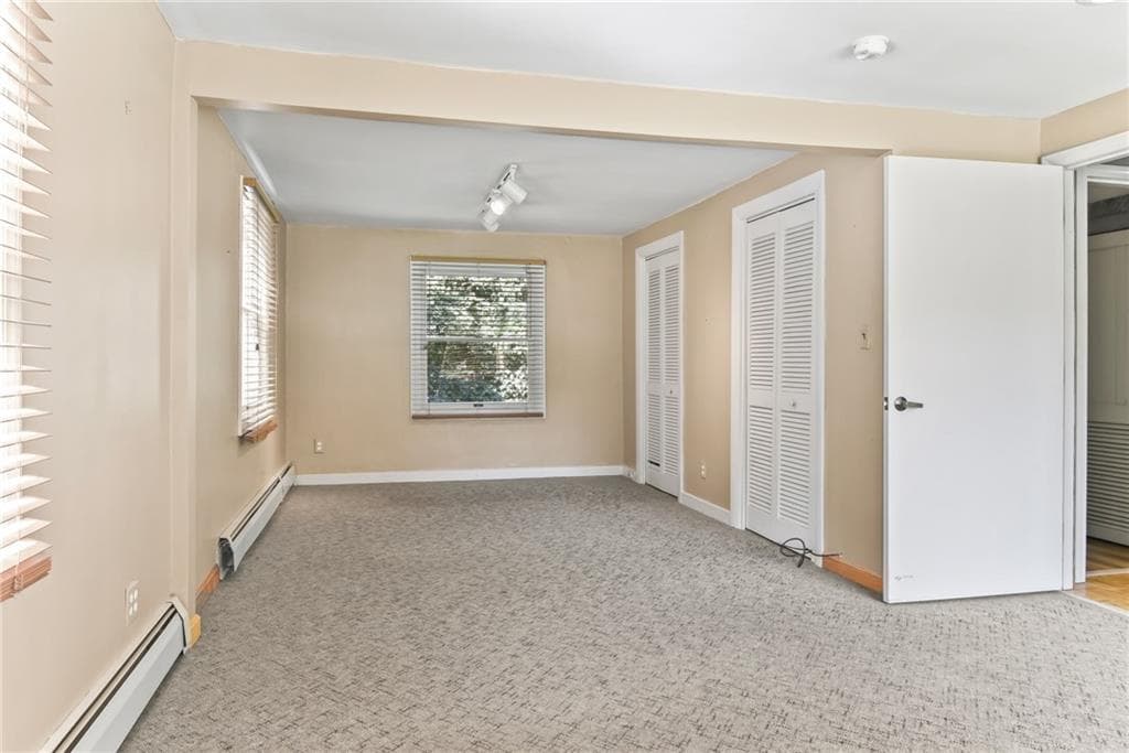 Single Family Residence at 35 Lane E, Warwick, photo 12 of 35