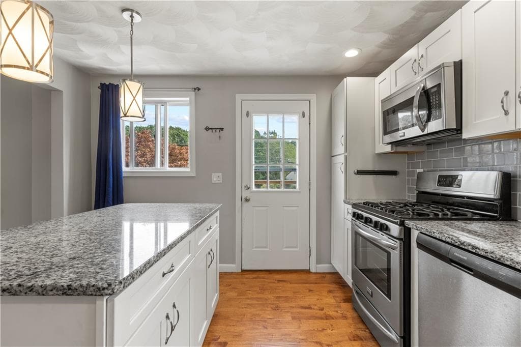 Single Family Residence at 2 Medieval Way, West Warwick, photo 16 of 50