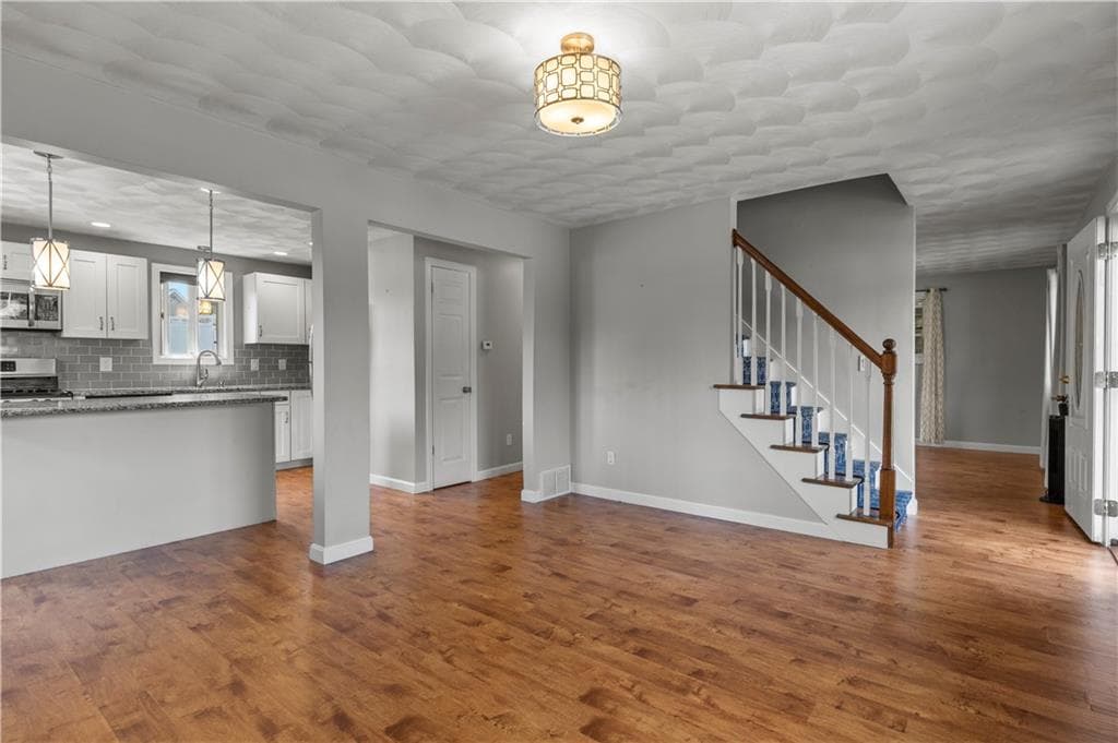 Single Family Residence at 2 Medieval Way, West Warwick, photo 10 of 50