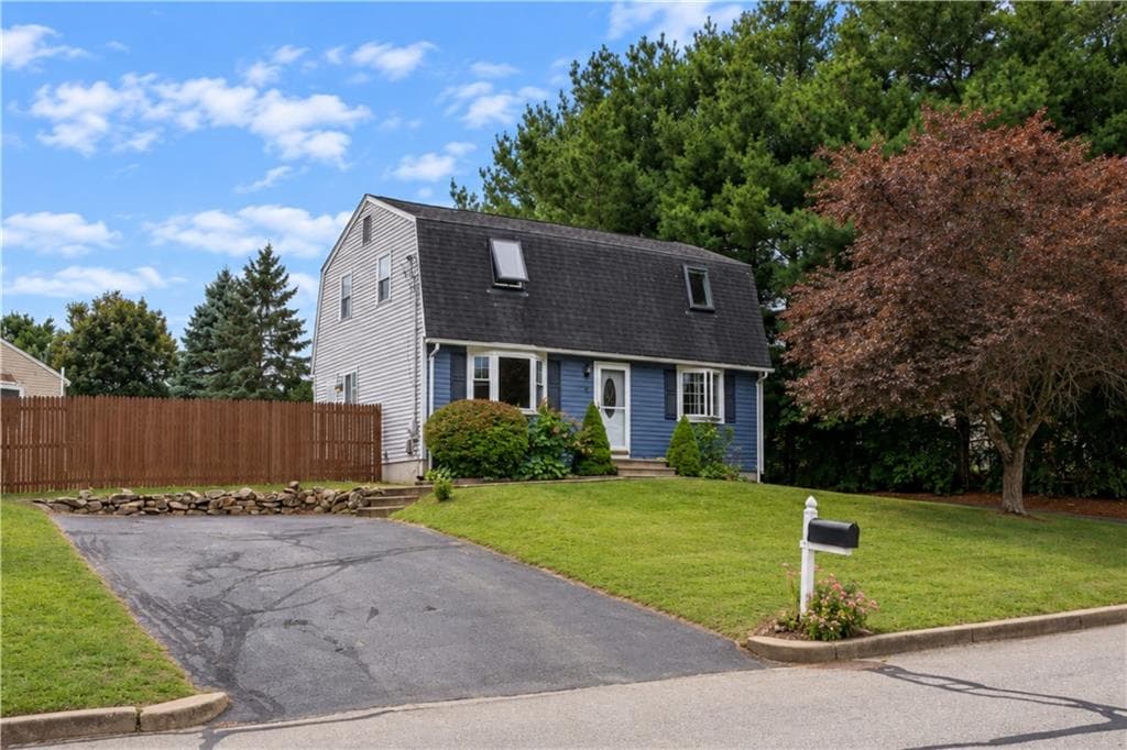 Single Family Residence at 2 Medieval Way, West Warwick, photo 4 of 50