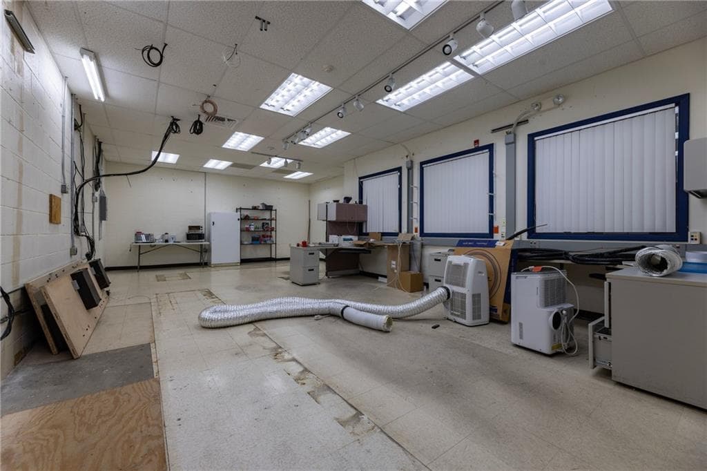 Commercial at 1320 Eddie Dowling Highway, Lincoln, photo 22 of 41