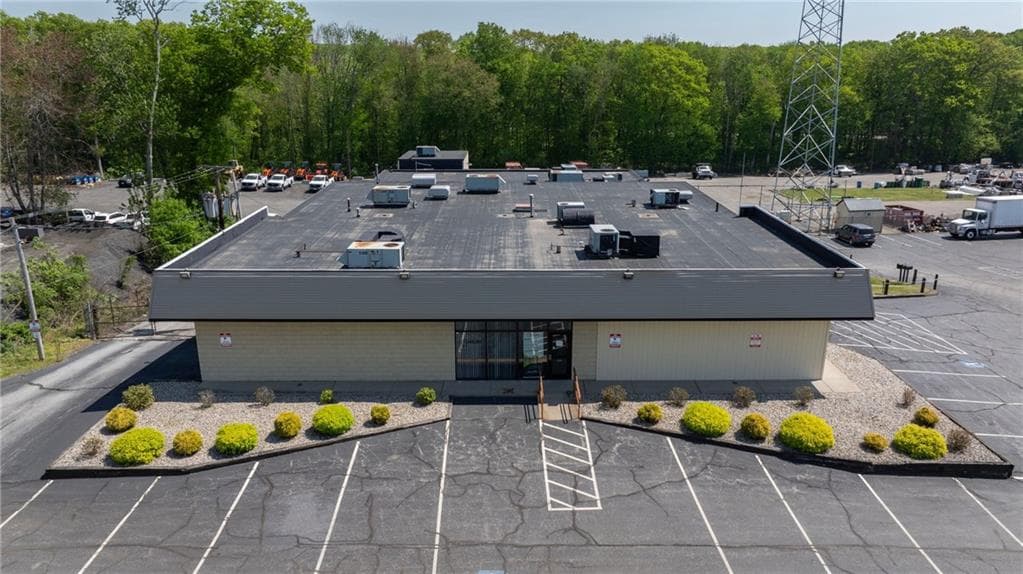 Commercial at 1320 Eddie Dowling Highway, Lincoln, photo 5 of 41