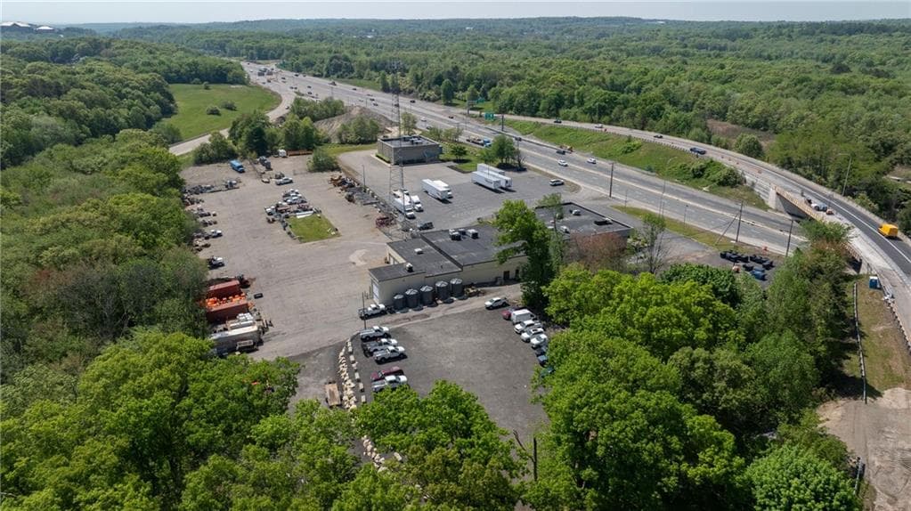 Commercial at 1320 Eddie Dowling Highway, Lincoln, photo 38 of 41