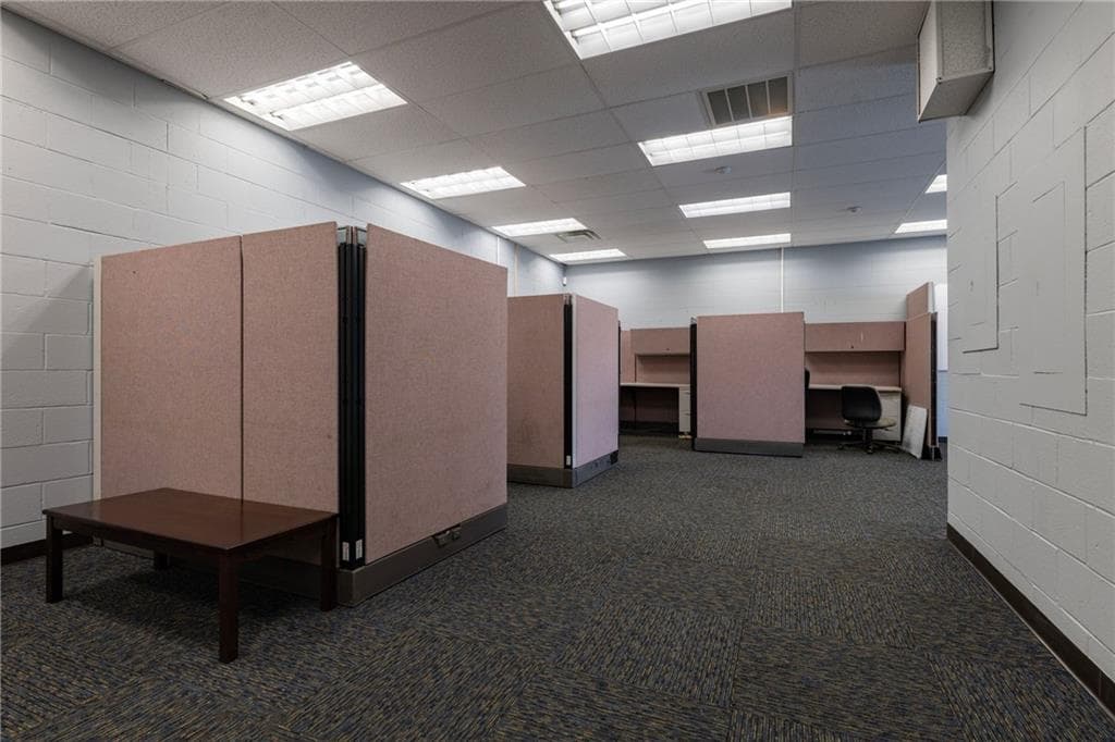 Commercial at 1320 Eddie Dowling Highway, Lincoln, photo 15 of 41