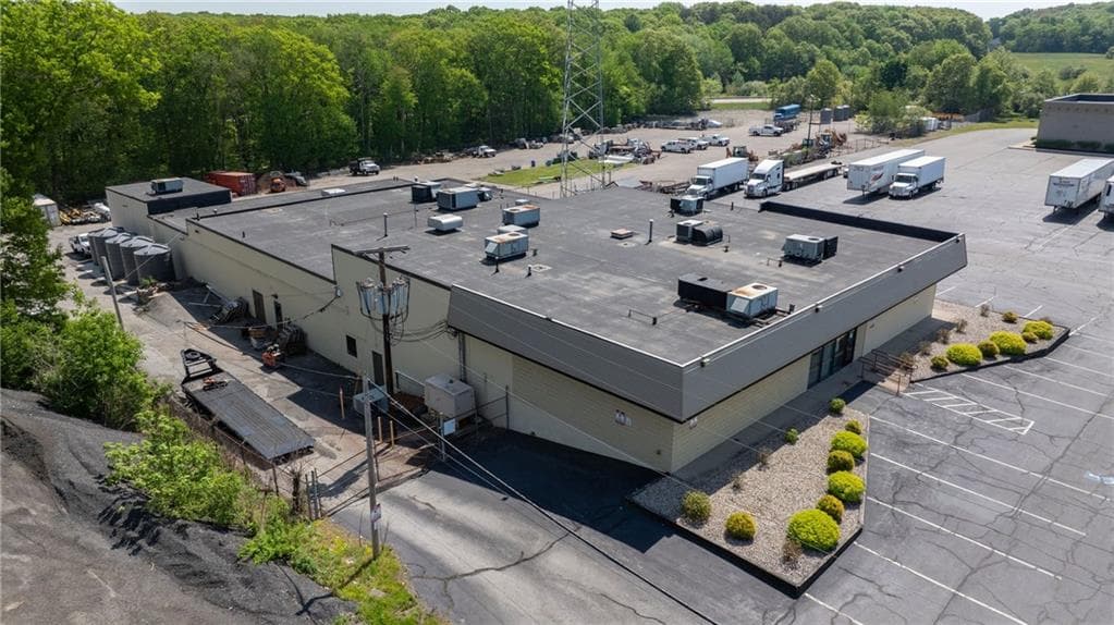 Commercial at 1320 Eddie Dowling Highway, Lincoln, photo 4 of 41