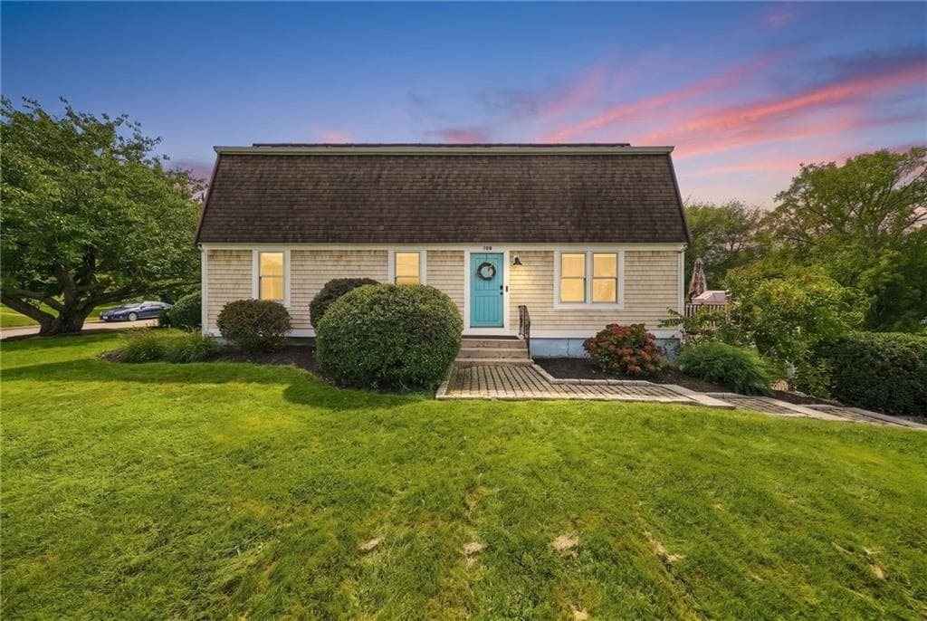 Single Family Residence at 185 Kearns Avenue, Tiverton, photo 2 of 50