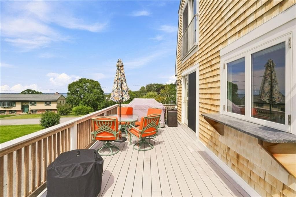 Single Family Residence at 185 Kearns Avenue, Tiverton, photo 16 of 50