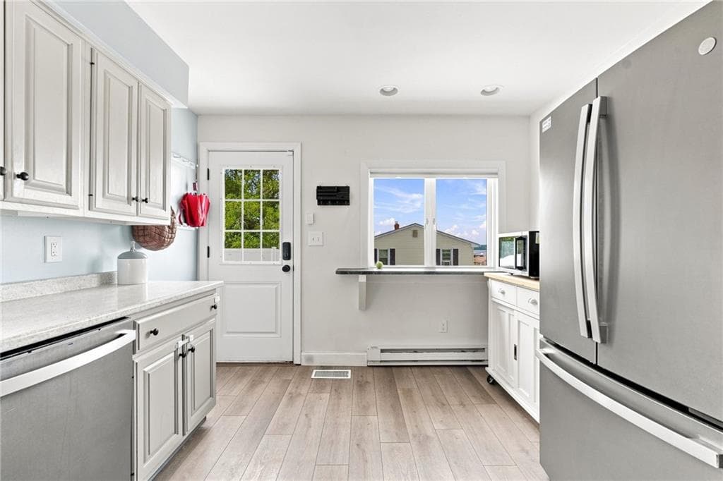 Single Family Residence at 185 Kearns Avenue, Tiverton, photo 20 of 50