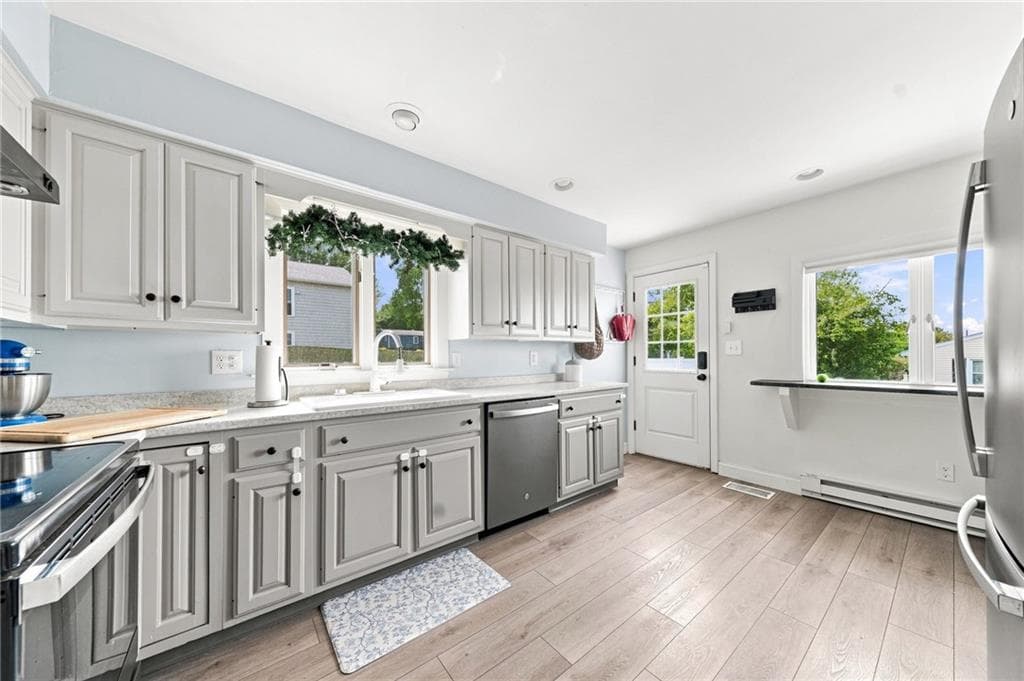 Single Family Residence at 185 Kearns Avenue, Tiverton, photo 18 of 50