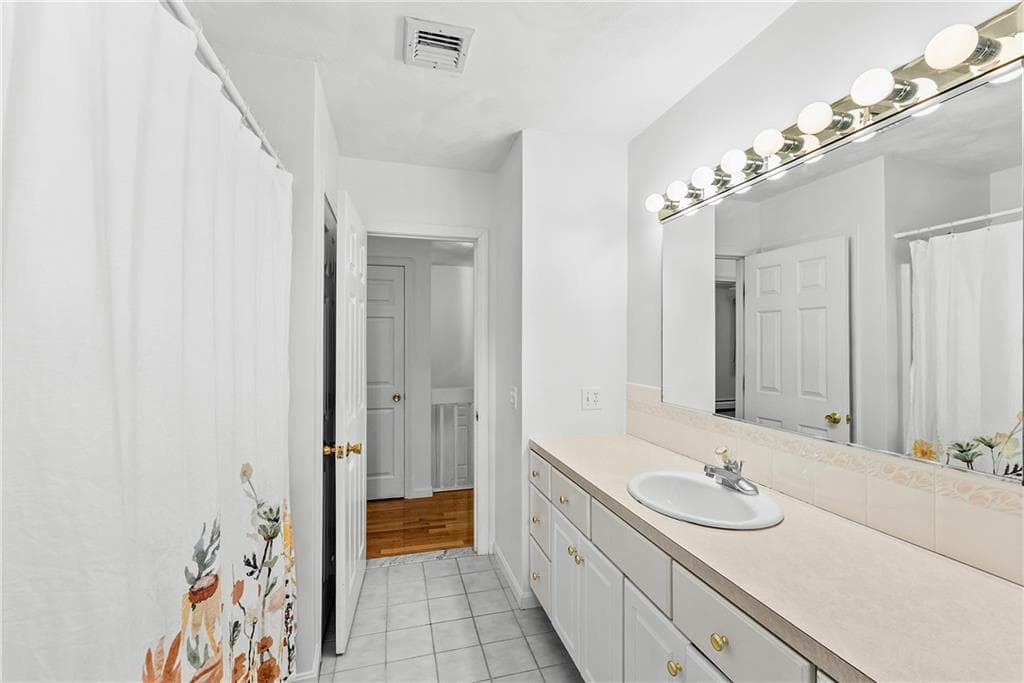 Single Family Residence at 2 Ryan Lane, North Providence, photo 24 of 43