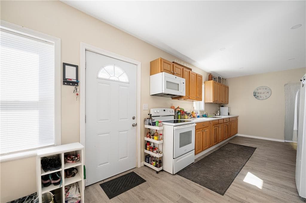 Multi Family at 786 Eddy Street, Providence, photo 28 of 30