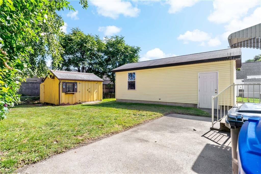 Single Family Residence at 66 LARCHMERE Drive, East Providence, photo 13 of 24
