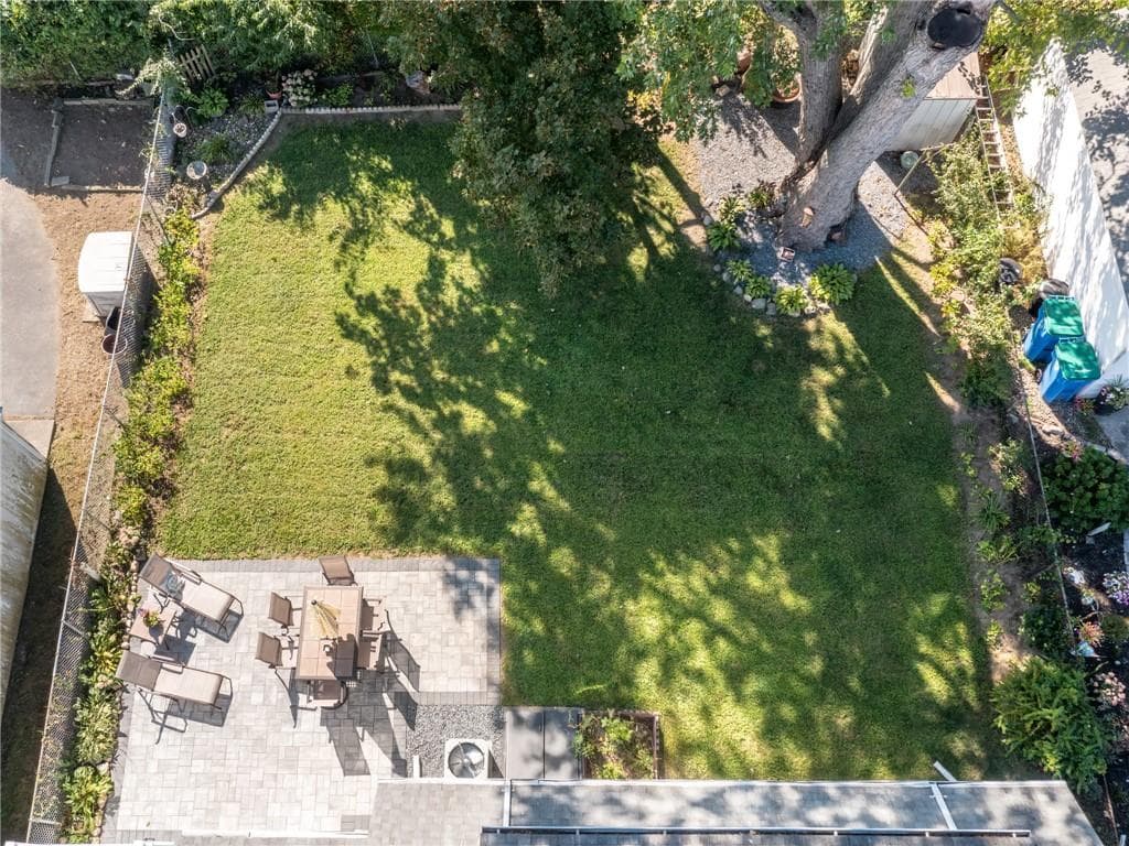 Single Family Residence at 17 Boulevard Avenue, Lincoln, photo 2 of 44