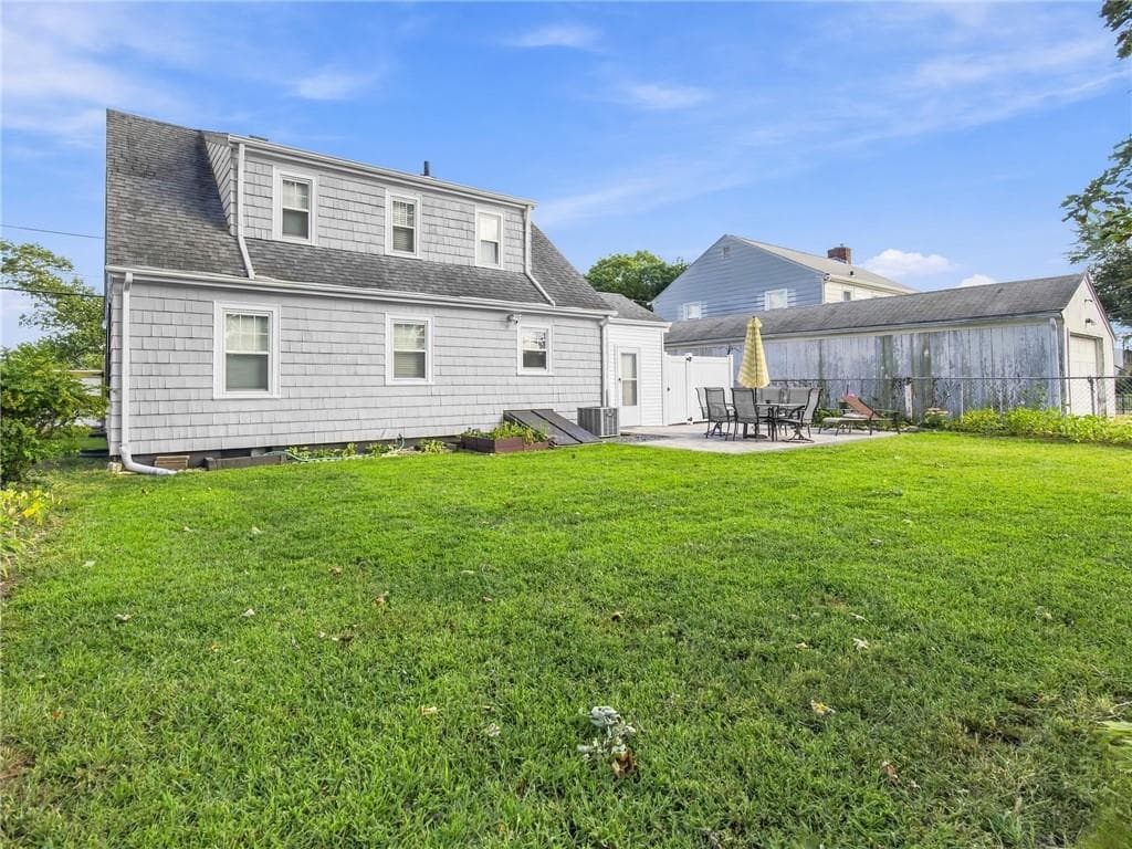 Single Family Residence at 17 Boulevard Avenue, Lincoln, photo 35 of 44