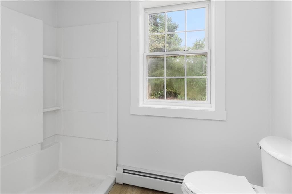 Single Family Residence at 174 Ayrault Road, East Greenwich, photo 13 of 43