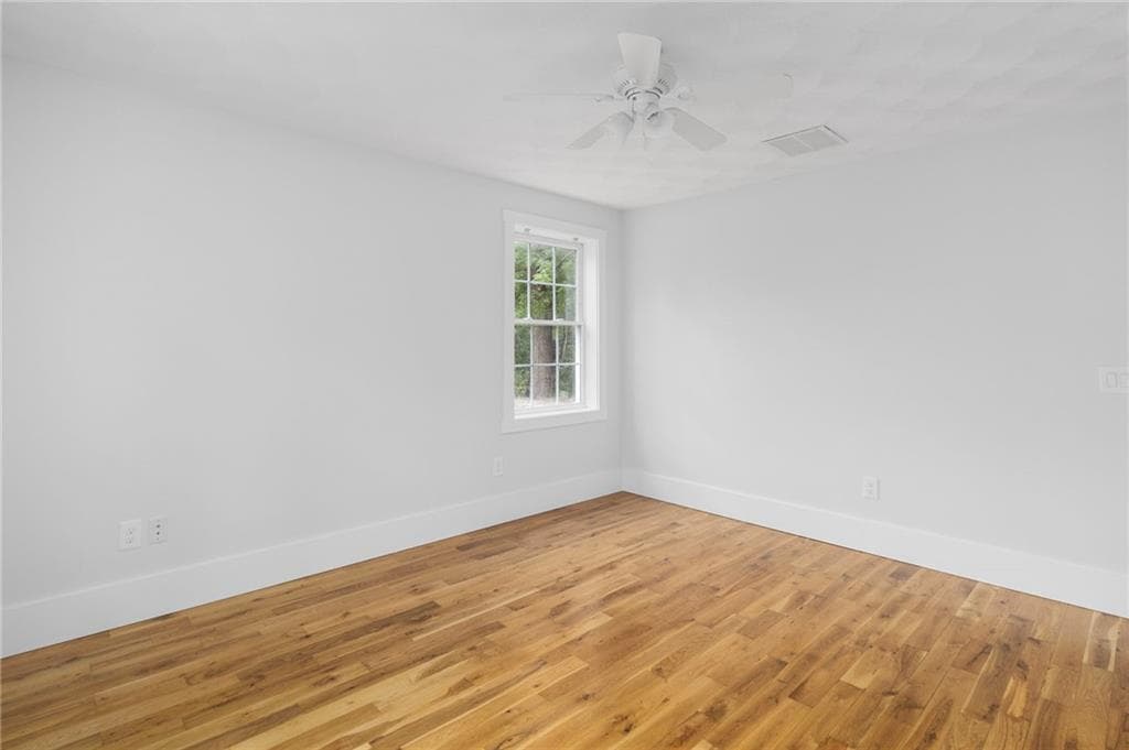Single Family Residence at 174 Ayrault Road, East Greenwich, photo 17 of 43