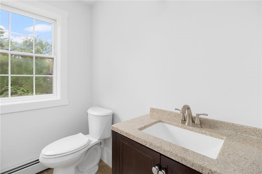 Single Family Residence at 174 Ayrault Road, East Greenwich, photo 12 of 43