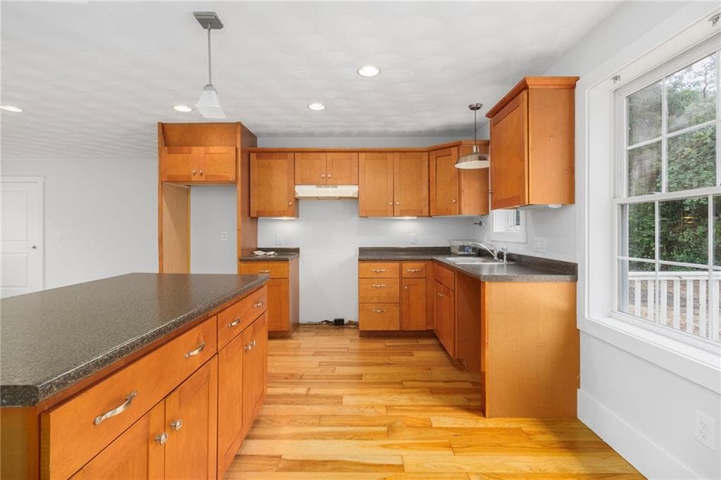 Single Family Residence at 174 Ayrault Road, East Greenwich, photo 7 of 43