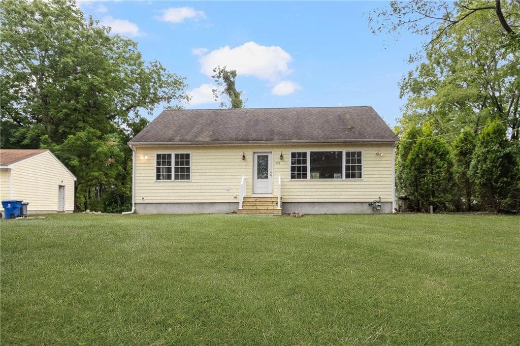 Single Family Residence at 174 Ayrault Road, East Greenwich, photo 36 of 43