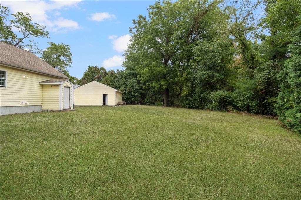 Single Family Residence at 174 Ayrault Road, East Greenwich, photo 32 of 43