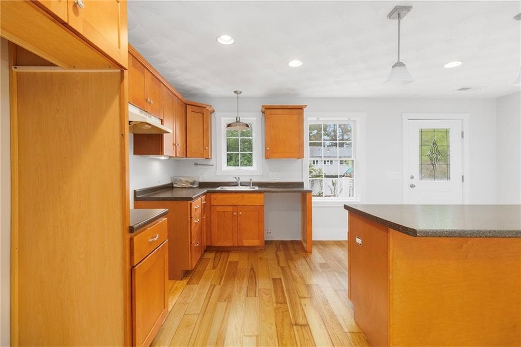 Single Family Residence at 174 Ayrault Road, East Greenwich, photo 9 of 43
